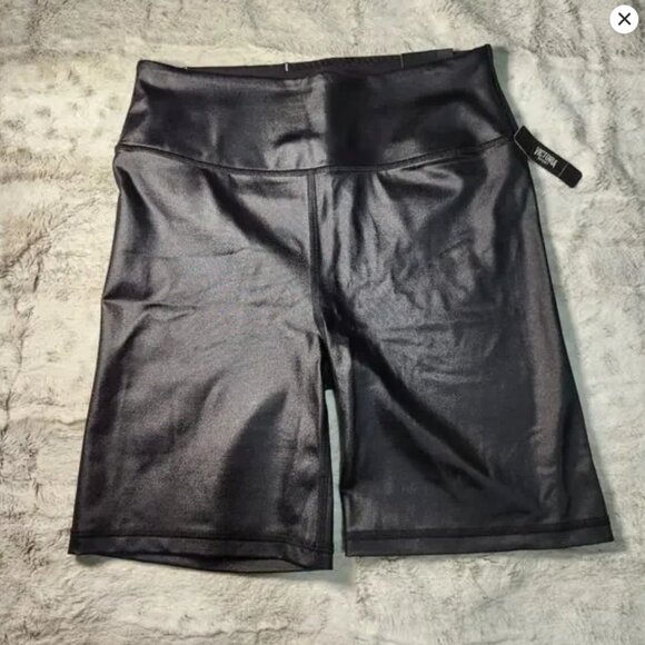 NWT Victoria's Secret Sport Vegan Faux Leather Biker Shorts xs - Picture 1 of 1